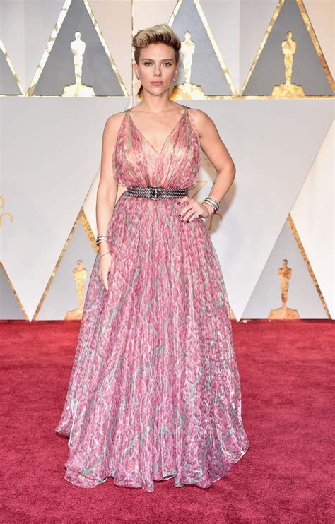 Scarlett Johansson En La Alfombra Roja De Los Oscar 2017 Galería De