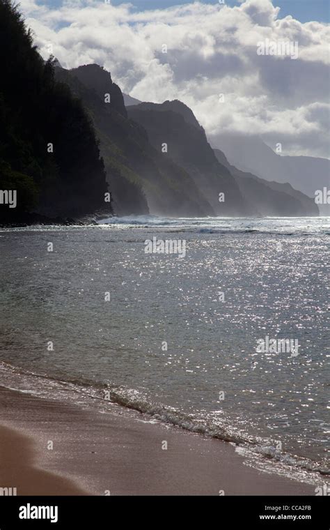 Na Pali Coast From Kee Beach Kauai Hawaii Stock Photo Alamy