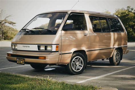 Period Perfect 1985 Toyota Van Le Toyota Van Toyota Previa Van