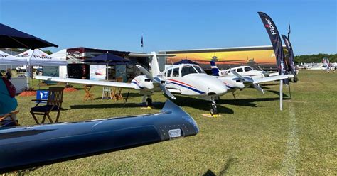 Piper Displays Milestone Seminole Pilot 100i At Snf Aviation