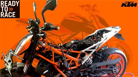 The ktm 125 duke weighs 159 kg and has a fuel tank capacity of 13 liters. Fuel Tank Removal KTM 390 125 250 Duke - YouTube