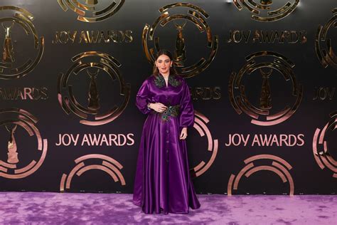 مجلة هي صور أبرز إطلالات النجمات في حفل joy awards 2023 موسم الرياض