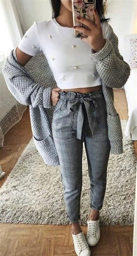 Modern Outfits Ideas For Women That Will Make You Look Cool 18