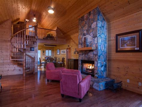 Just one hour north of atlanta near amicalola falls, our little slice of heaven is located at the foothills of the georgia mountains. Poseidon's Princess Cabin Has Mountain Views and Washer ...