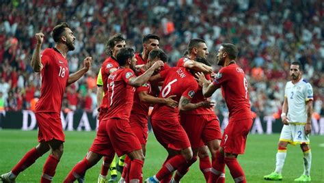 Milli futbolcumuz ozan tufan basın toplantısında çok kaliteli bir kadroya ve teknik adama sahip olduklarını belirterek, bu ailenin bir ferdi olmaktan çok mutluluk duyuyorum. Türkiye Andorra MAÇ SONUCU ve MAÇ ÖZETİ! Milli Takım'a ...