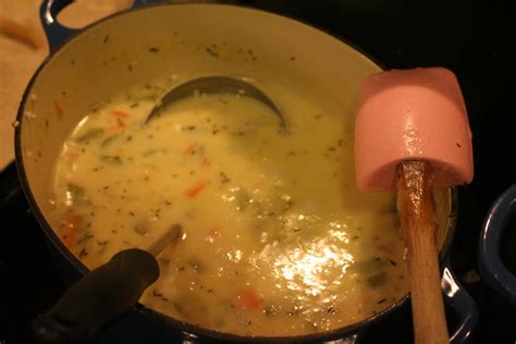East hampton clam chowder source: Cooking Claire: Barefoot Bloggers: East Hampton Clam Chowder