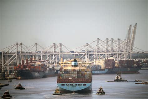 Us Ports Forge Alliances To Keep Their Spots On Trade Map Wsj