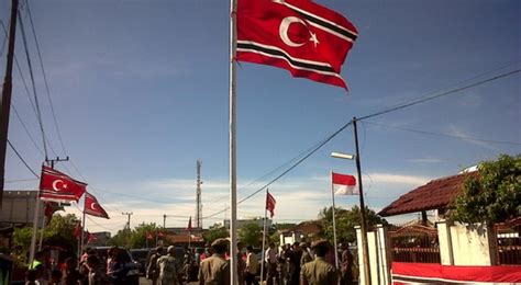 Polisi Tni Patroli Antisipasi Pengibaran Bendera Bulan Bintang
