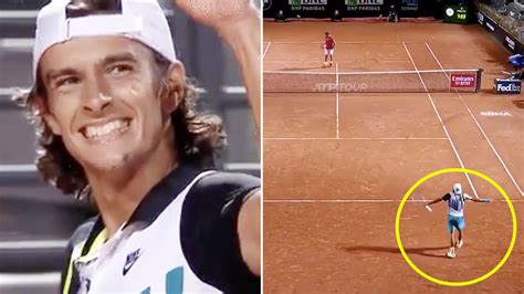 Musetti becomes the first player born in 2002 to win an atp match! Tennis news: Lorenzo Musetti stuns in never-before-seen moment
