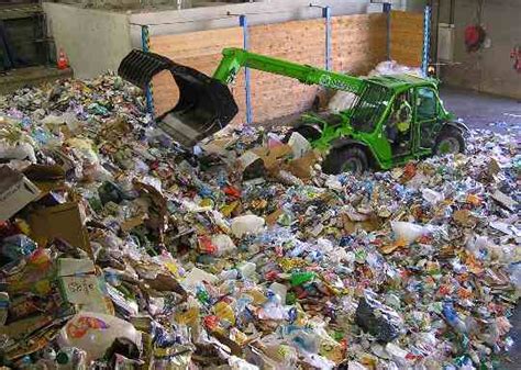 Les déchetteries ne collectent pas les ordures ménagères. Diagnostic Pollution Sols Déchetterie - ALCOR France
