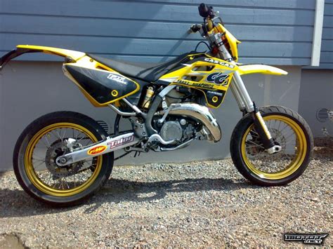 The 2021 gas gas ec 300 motorcycle is used as an example on this page. Gas Gas EC 125
