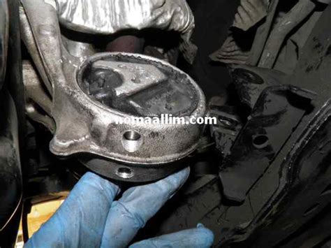 Replacing The Lower Engine Mount On A Peugeot 3008 Or 5008