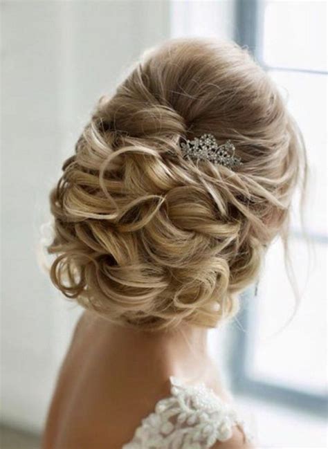 They are easy to manage and look great for any formal and even informal gatherings. 1001 + ideas for beautiful hairstyles + DIY instructions