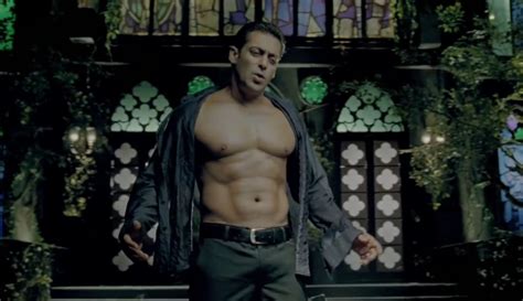 Salman Khan To Flaunt Six Pack Abs In Prem Ratan Dhan Payo His Top