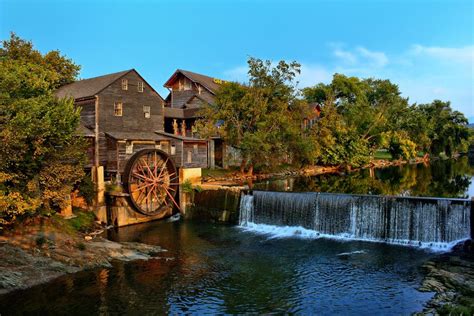 Water Wheel The Old Mill Pigeon Forge Tennessee Beautiful Places To