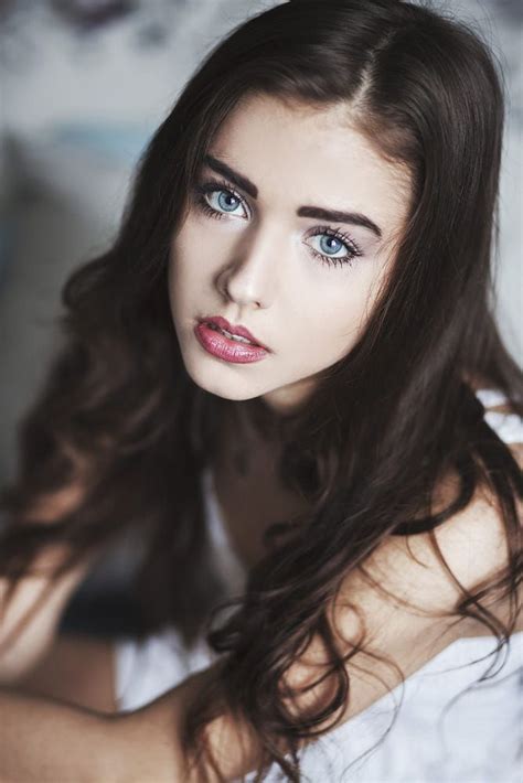 By Jovana Rikalo On 500px Beautiful Eyes Brunette Beauty Beauty Girl