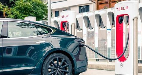 Teslas Supercharger Network Grows Bigger And Bigger 2000 Points In 3