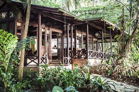 Understanding Sustainable Travel : What is an EcoLodge?