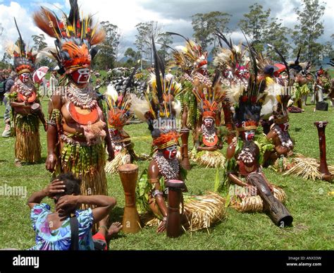 Papua Nueva Guinea Tribus Mujeres Fotografías E Imágenes De Alta Resolución Alamy