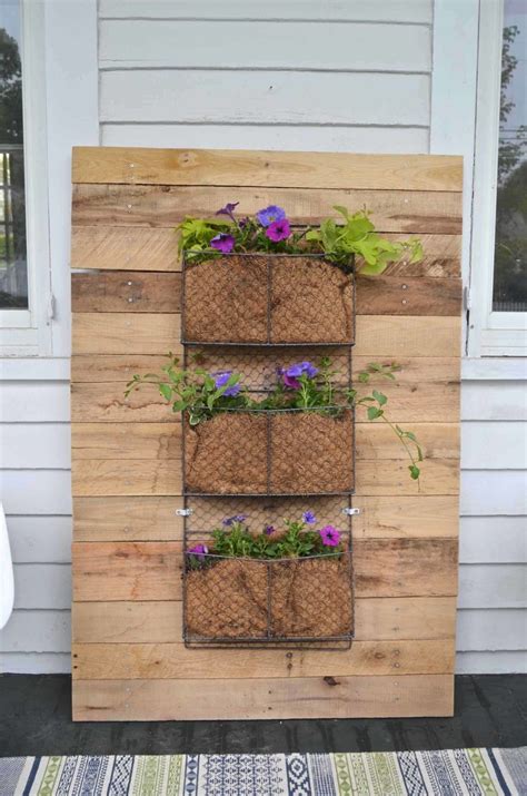 16 Amazing Pallet Projects Anyone Can Do