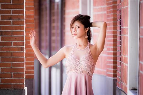 K Asian Pose Dress Hands Glance HD Wallpaper