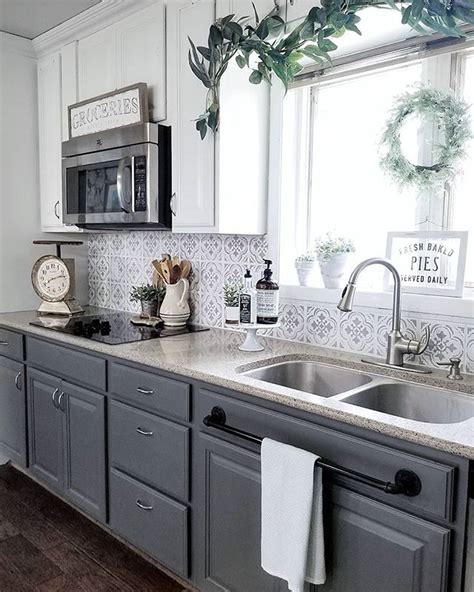 36 Trending Grey And White Kitchen Design For This Year Kitchen
