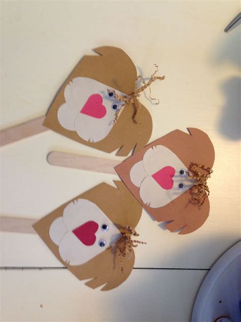 Lion Puppets Made From Heart Shapes For Daniel The Lions Den Story