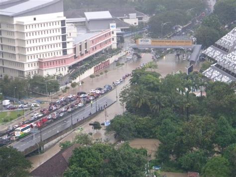 Pekeliling perkhidmatan bilangan 17 tahun 2007. Betol-betol Simpati! Suasana banjir di Kuala Lumpur!:The ...