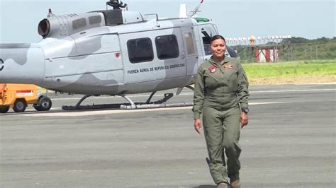 conoce a la primera mujer piloto de la fuerza aérea de república dominicana cnn video