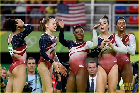 Simone Biles Leads Usa Womens Gymnastics Team To All Around Gold Medal Photo 1008172 Photo