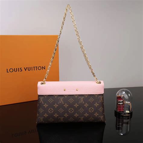 Louis vuitton alma bb 25cm bag miroir vernis lisse canvas fall/winter 2019 collection m54785. LV Louis Vuitton Pallas Chain Handbags Leather M40543 ...