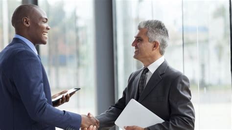 6 Ways Successful People Make A Good First Impression
