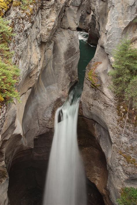 Maligne Canyon Waterfall Stock Photo Image Of Water Waterfalls 4081652