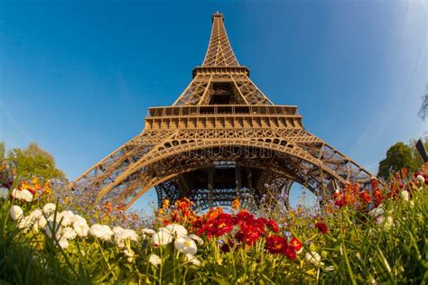 Temps De Tour Eiffel Au Printemps Paris France Image Stock Image Du