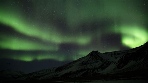 Download Wallpaper 3840x2160 Mountain Northern Lights Snow Night