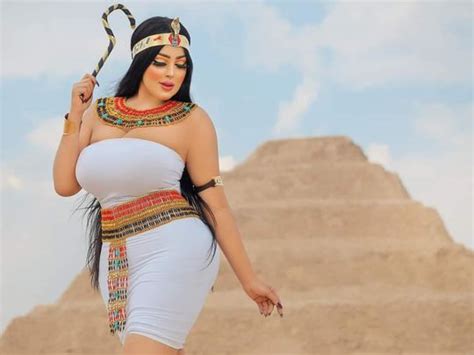 Egyptian Fashion Model In Pyramid Row ‘wanted To Promote Tourism’ Mena Gulf News