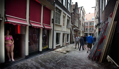 Prostituees Protesteren Tegen Sluiting Raambordelen In Amsterdam Nrc