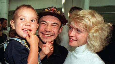 Tim tszyu (born 2 november 1994) is an australian light middleweight professional boxer and is the son of former light welterweight world champion kostya tszyu.1 he was educated at newington college.2 he took up boxing emulating. Jeff Horn vs Tim Tszyu: Bitter family split behind Kostya ...