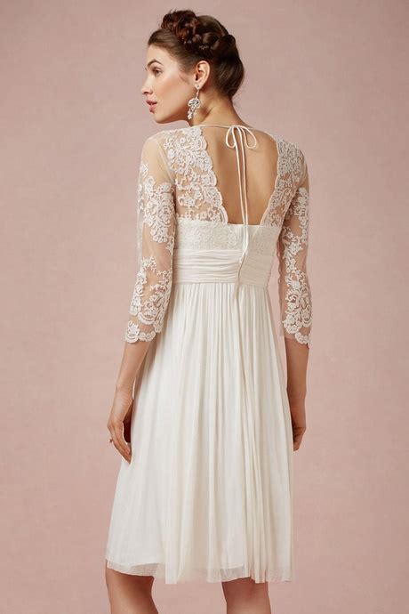 Fraiches et toutes en légèreté, découvrez notre collection de robes longues pour vos petites et grandes occasions ! Robe mi longue manche trois quart