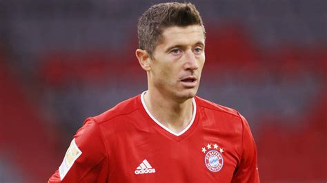 Robert lewandowski is neither underrated nor overrated! FC Bayern: Robert Lewandowski soll Ex-Berater angezeigt haben