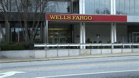 Video Former Wells Fargo Employees Sue Bank Amid Scandal Abc News