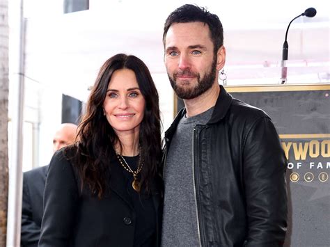 Ed Sheeran Sings Personalized Song For Courteney Cox And Johnny Mcdaid