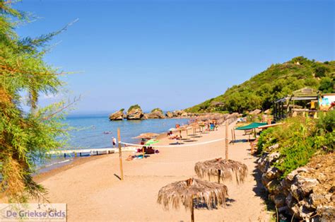 Porto roma is a picturesque beach with crystal water and surrounded by much greenery. De 10 mooiste stranden van Zakynthos