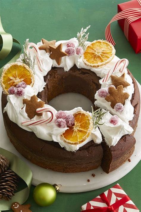 Add one of these festive cakes to your christmas menu for a showstopping finale. 35 Easy Christmas Cakes 2020 - Best Holiday Cake Recipes
