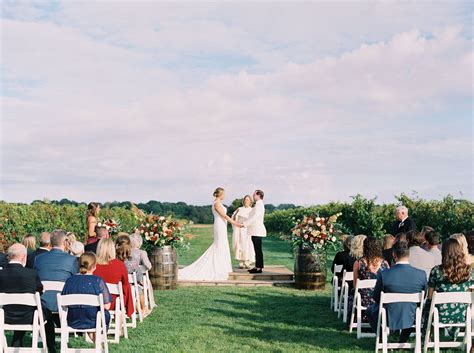 Connecticut Micro Wedding At Saltwater Farm Vineyard Pearl Weddings