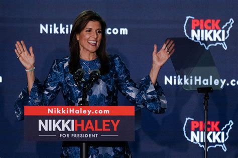 What Nikki Haleys Dress Says About Her Campaign Against Trump The New York Times