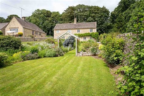 Old Farm Cottage Is A Lovely Cotswold Stone Cottage In The Hamlet Of