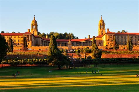 Johannesburg, auch igoli (isizulu, die goldene stelle), irhawutini (isixhosa) genannt, ist die hauptstadt der provinz gauteng in südafrika. Pretoria (Tshwane) - Südafrikas Hauptstadt