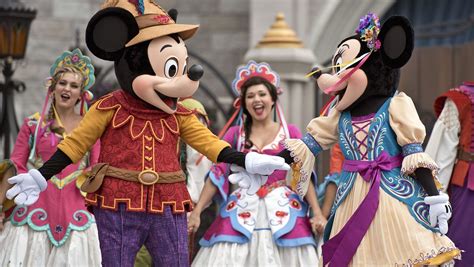 Experts Double Secret Tips For Visiting Disney World