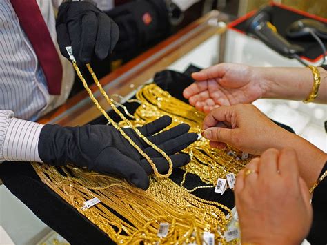 Why It Is Easier To Sell Gold Jewellery At A Profit Compared To Bars